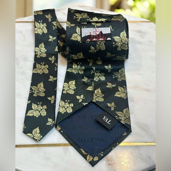 🔥 Valentino 100% Silk Floral Gold Accents Tie - Picture 7 of 16